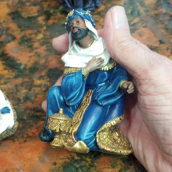 Nativity Set with Blue and Gold Accents - Picture 5 of 10